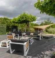 Tuin met meubilair