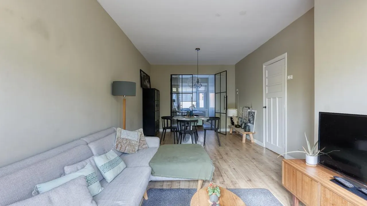 listing-b0c68aee-d386-40fe-9c62-b92b736d53b9-222879039.jpg