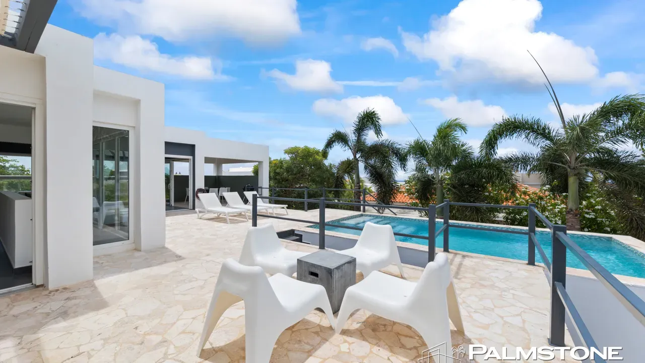 listing-c8753dc3-db4d-46eb-ae92-1a41f33895bd-247791070.jpg