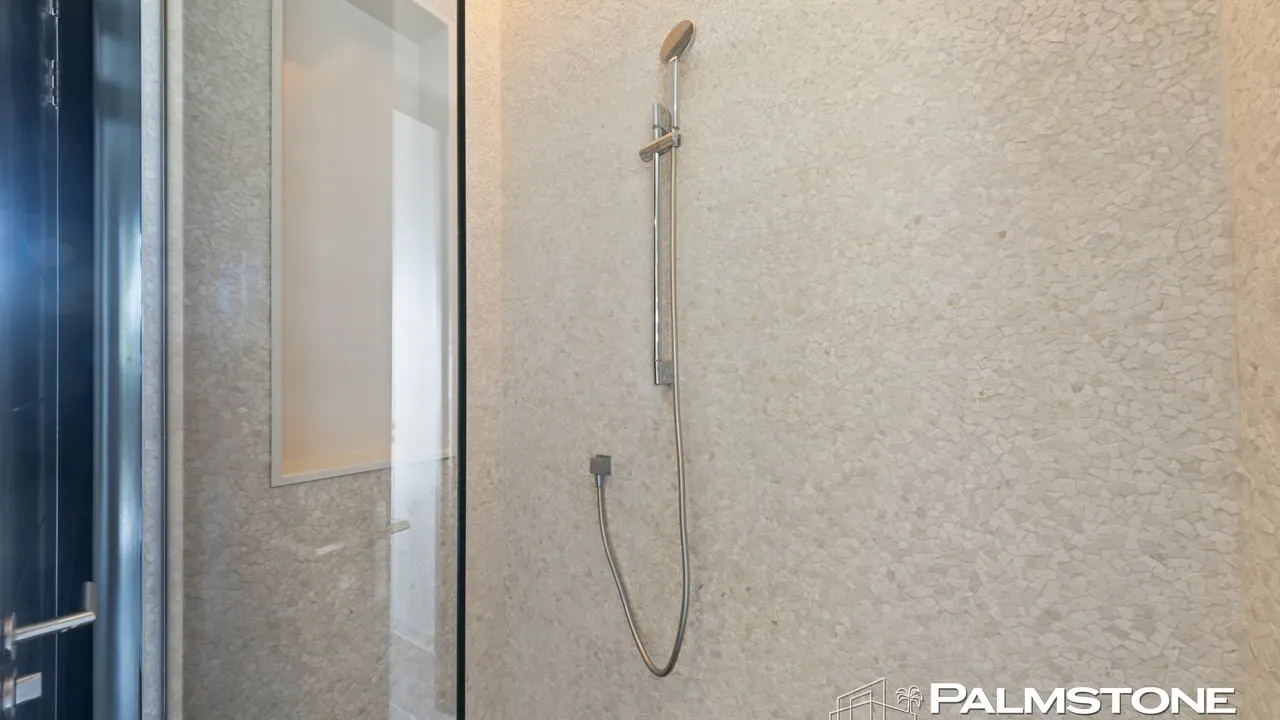 listing-6150949a-3c6c-48fc-8c7b-1268fbe57e2f-238931214.jpg