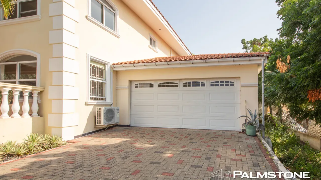 listing-2a1baadc-8fb2-46fb-9bf3-d8858d754ff2-210292579.jpg
