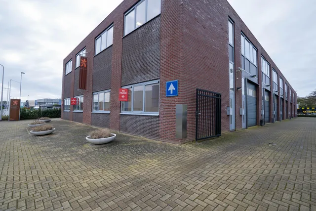 Foto 2 van Einsteinweg 11a