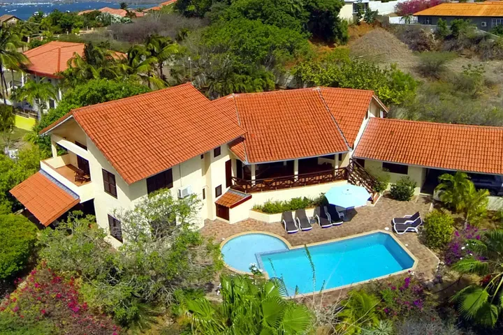 listing-fdc2114c-7b2d-443b-8893-cdc33b939819-210444691.jpg