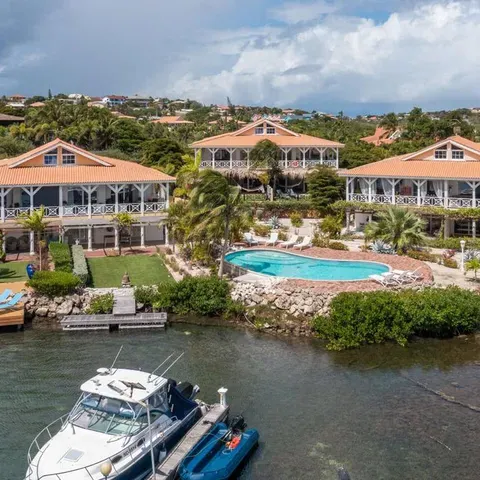 listing-11439b5c-2431-4ebb-b5a2-5dc86484d0f0-210707779.jpg