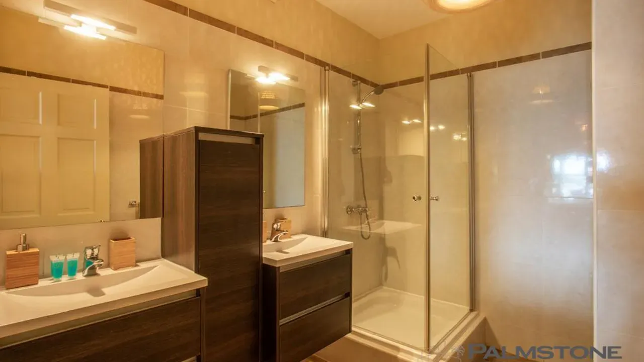 listing-05f93fe4-5c0b-4ac1-83ee-d72e60d8b7ed-210707743.jpg