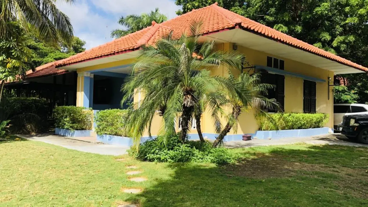 listing-fff51a81-2a69-4abc-985b-b5d20b4231d6-210708319.jpg