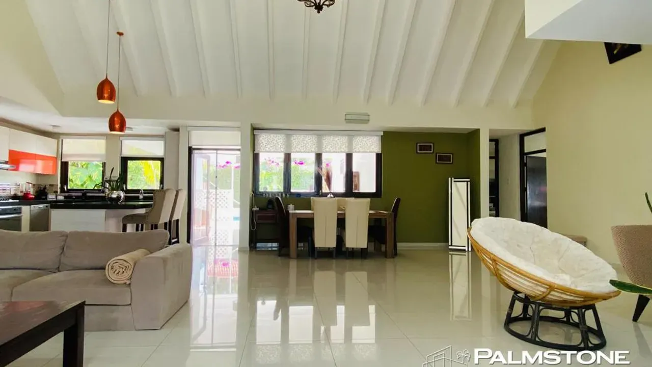 listing-8328ed03-d62b-4558-919c-45f46251f122-210707859.jpg