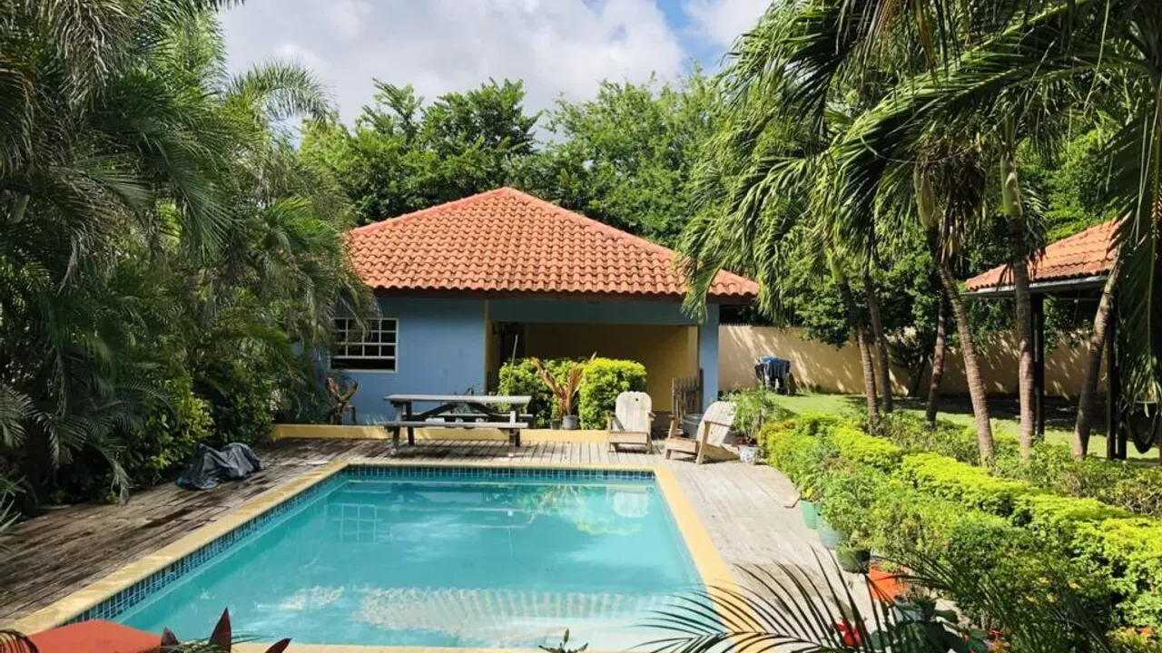 listing-243d0243-494a-453f-bffb-d40784acbcfe-210708327.jpg