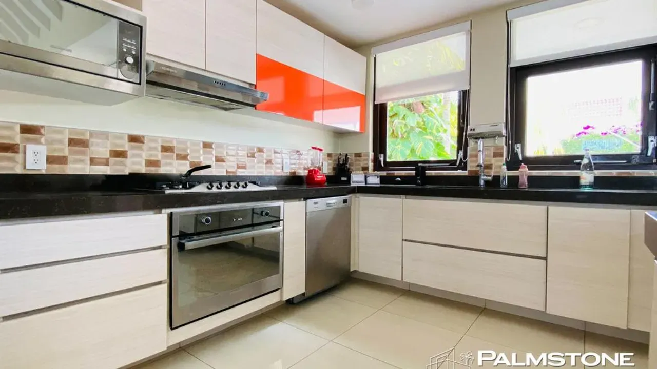listing-5ca2ff75-acd0-48ad-bcc1-f50a56735295-210707849.jpg