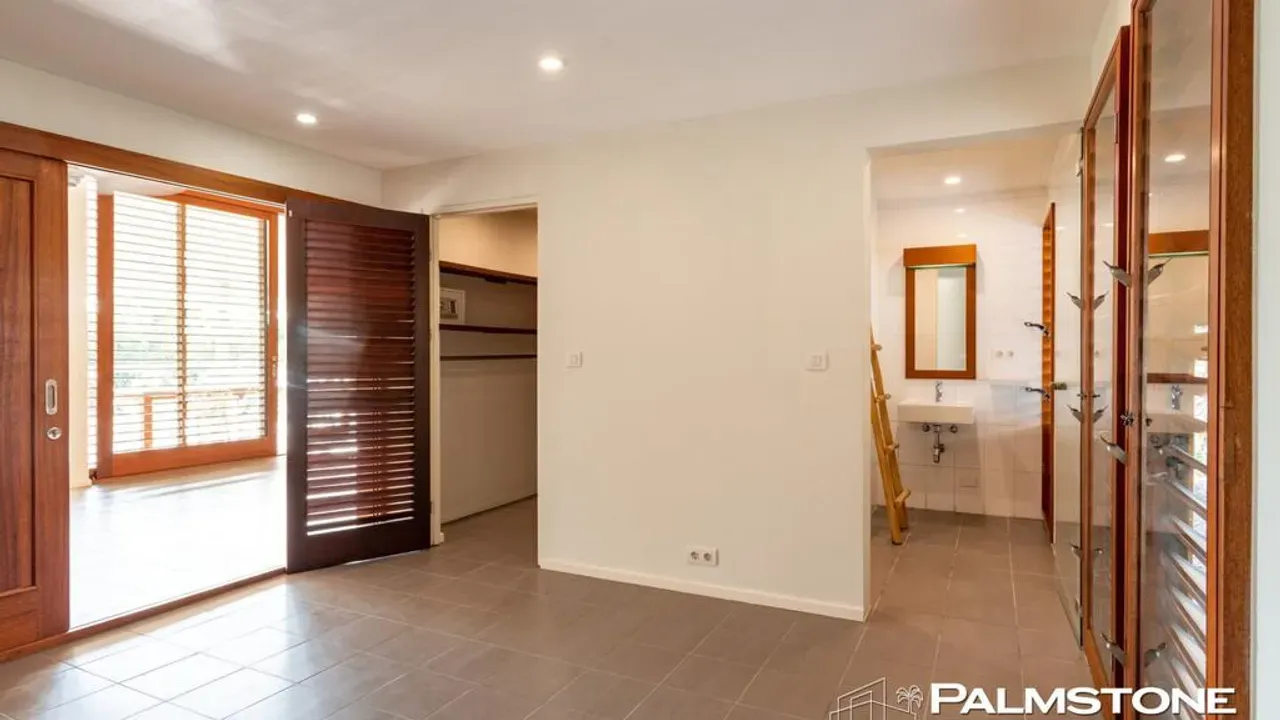 listing-7cce03f8-4bb2-40c0-b1a2-b3a3f4adcdd9-210711671.jpg