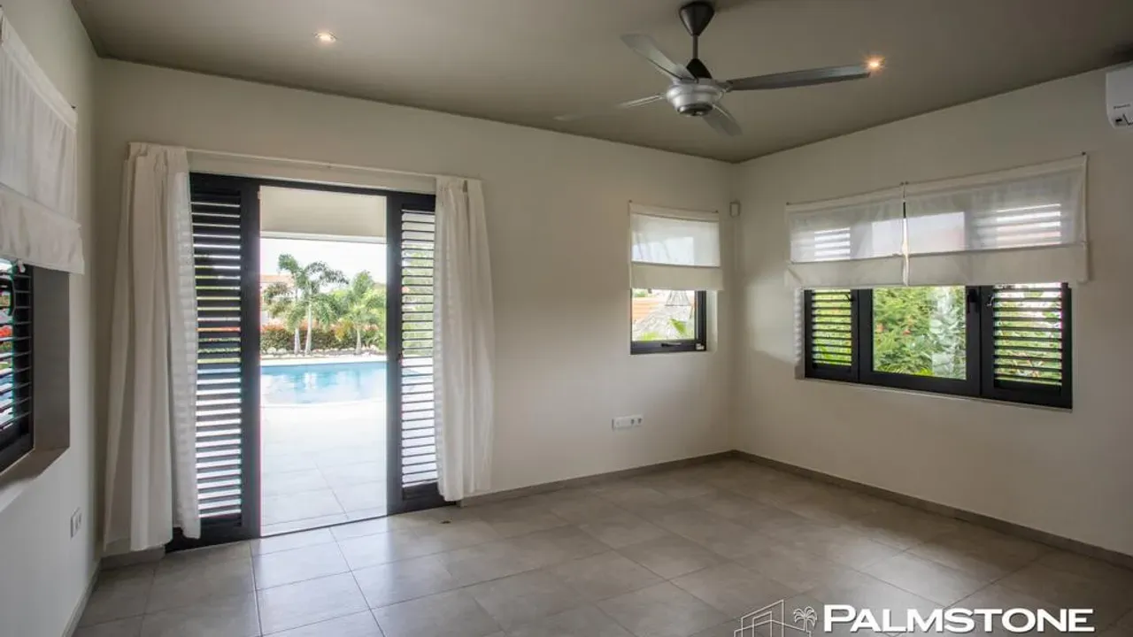listing-15726776-ec4f-48a4-92ea-9b8dd9cdca9b-210449955.jpg