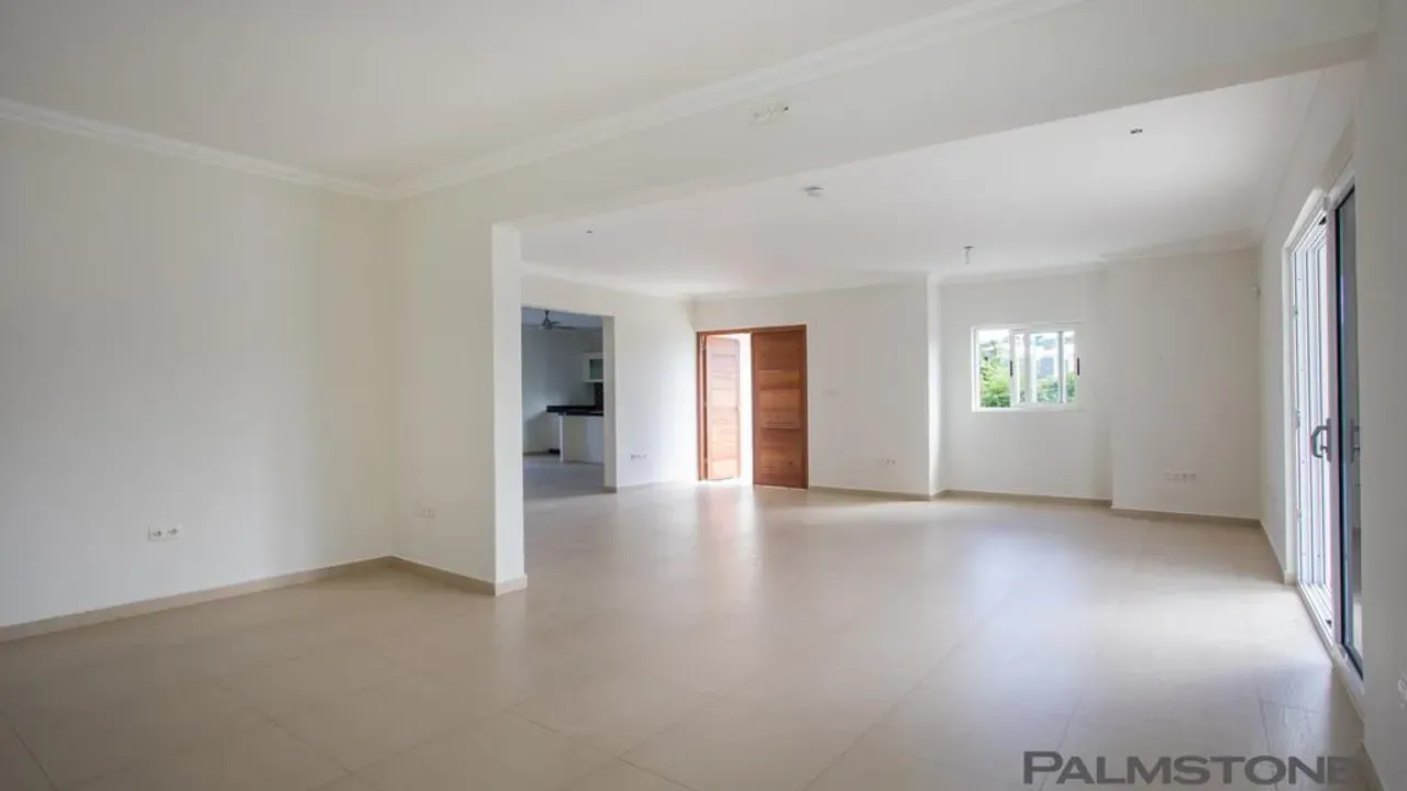 listing-4002abd7-7260-41eb-a129-bcbe3eee9178-212221647.jpg