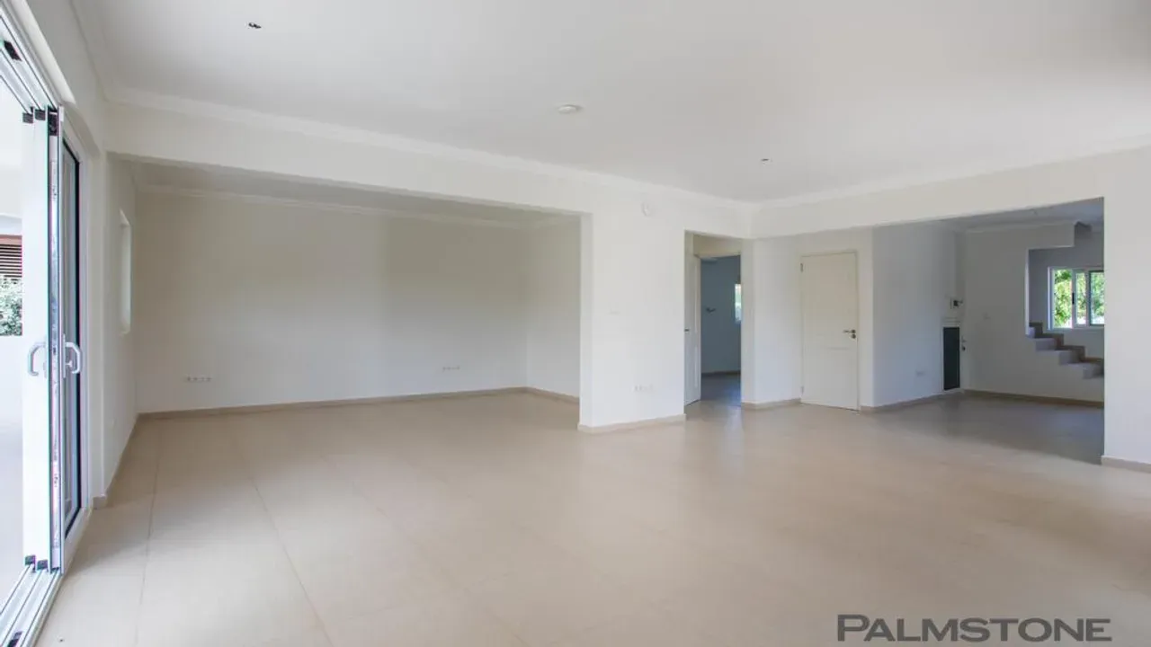 listing-16d0d5b3-673e-4d11-a979-b0b441fcc1bd-212221649.jpg