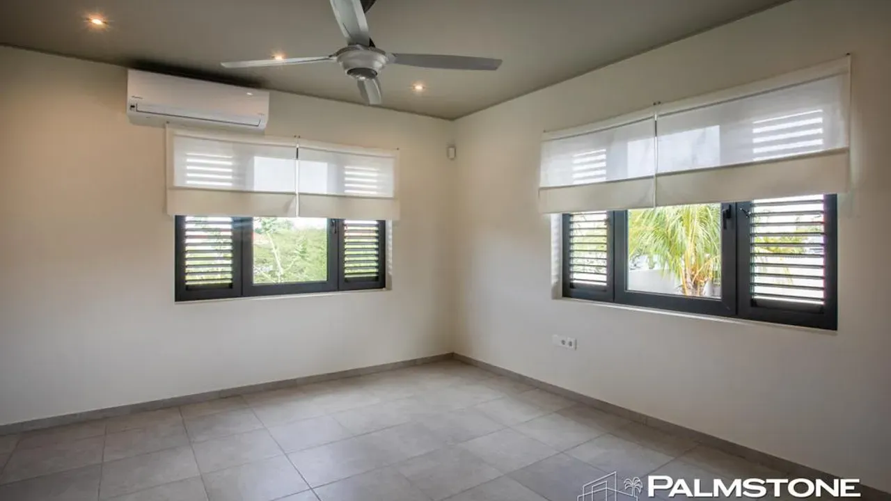 listing-4286d79b-0231-4ce8-8a86-bcc7df956418-210449959.jpg