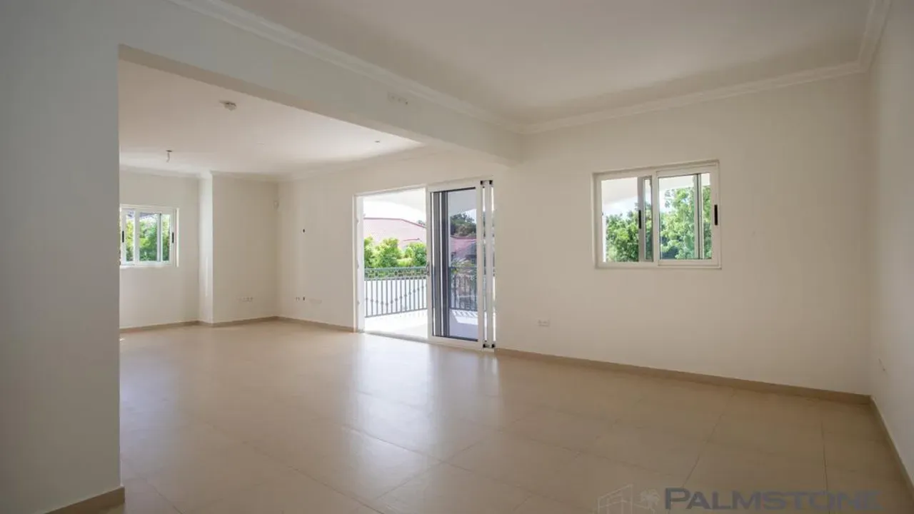 listing-50da23d5-fc8b-4873-85c5-944a073d2067-212221653.jpg