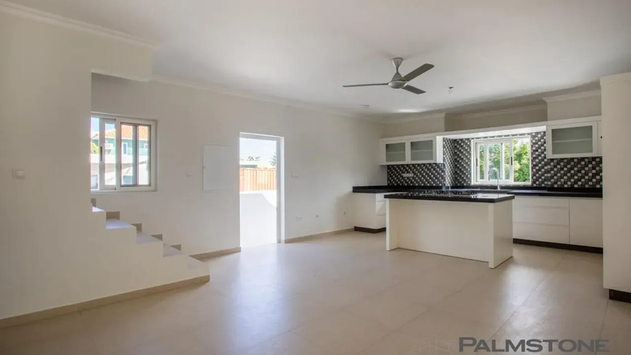 listing-88f66771-3d64-43a9-b0f9-7f5fbf0e6416-212221655.jpg