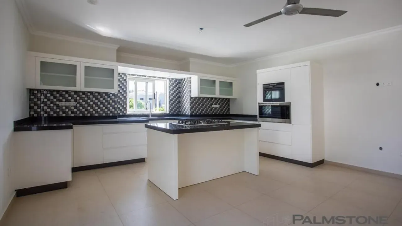 listing-89cf798d-460e-46b3-b764-097da268a293-212221657.jpg