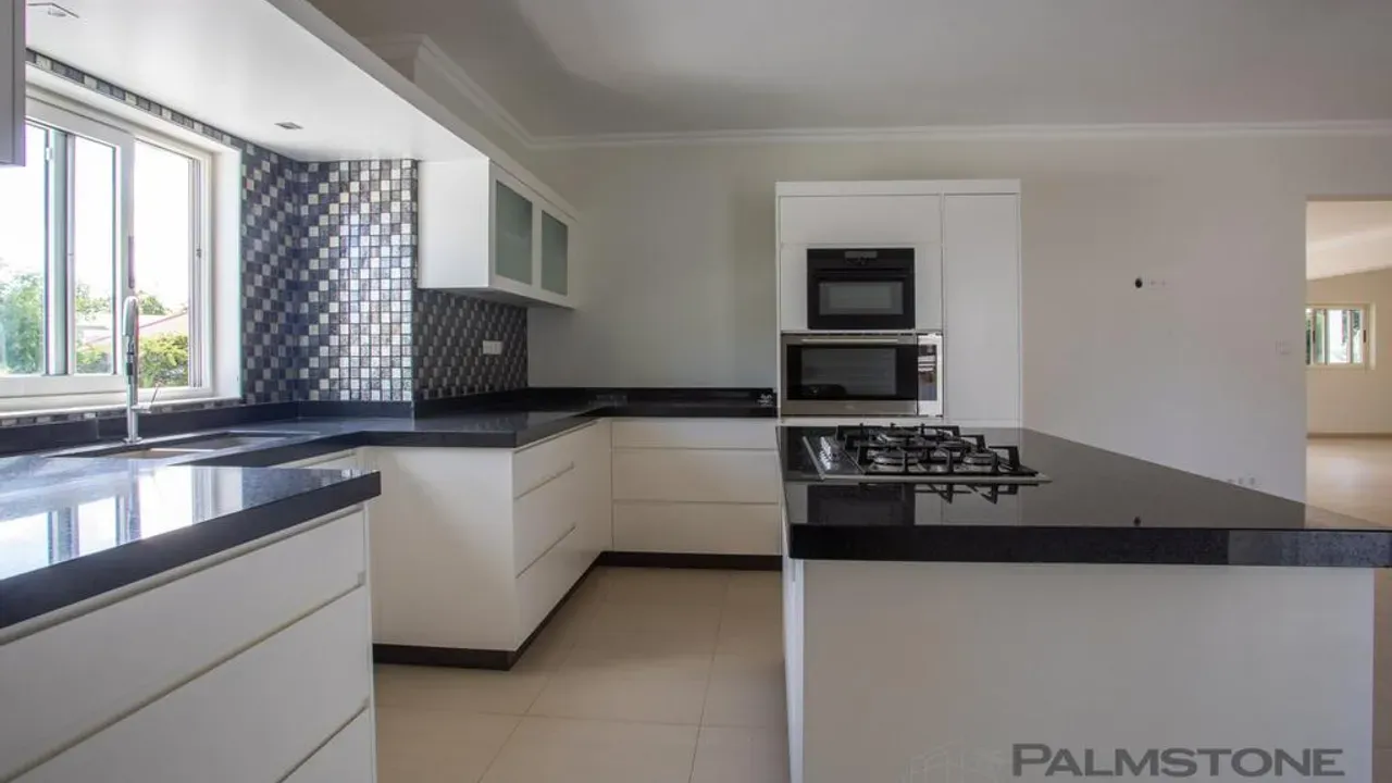 listing-bbc85af5-4cfc-4cb9-b3b6-9c8611932724-212221661.jpg