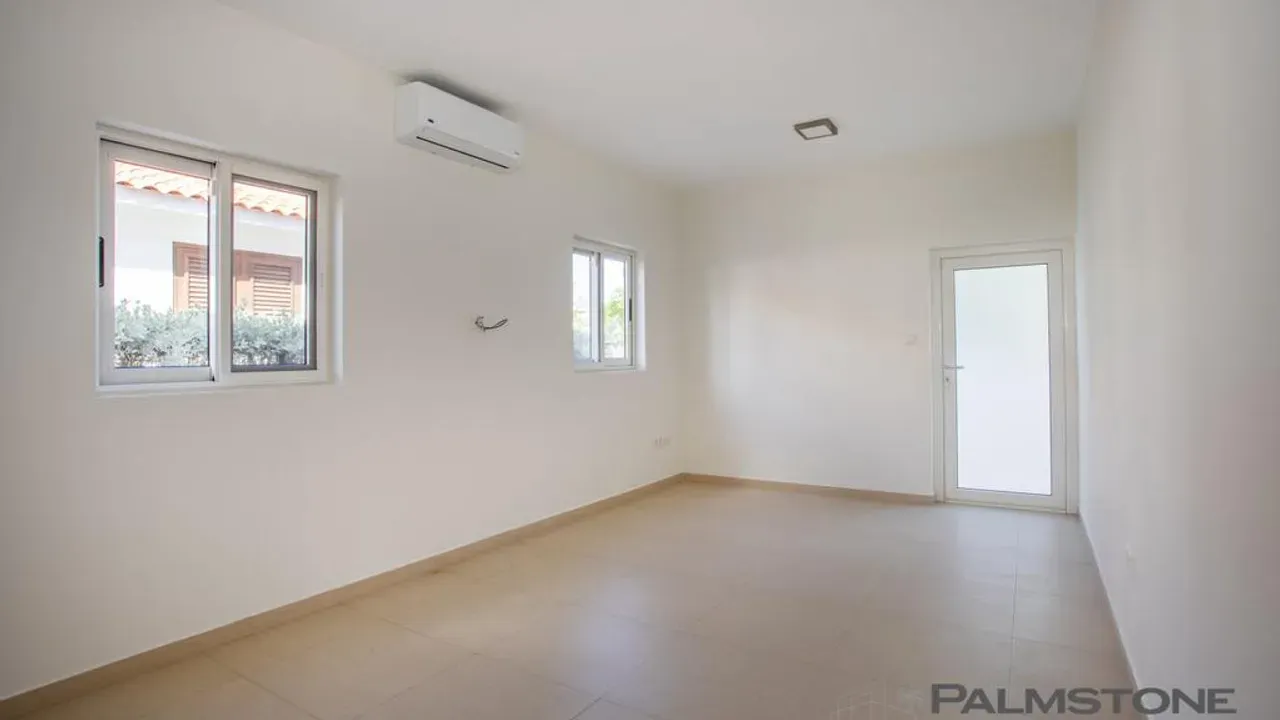 listing-732c099b-2349-49d6-aff8-feac0020b4eb-212221665.jpg