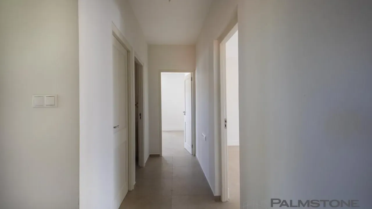 listing-41b16133-ac6c-44c4-abc4-537400fc1567-212221671.jpg