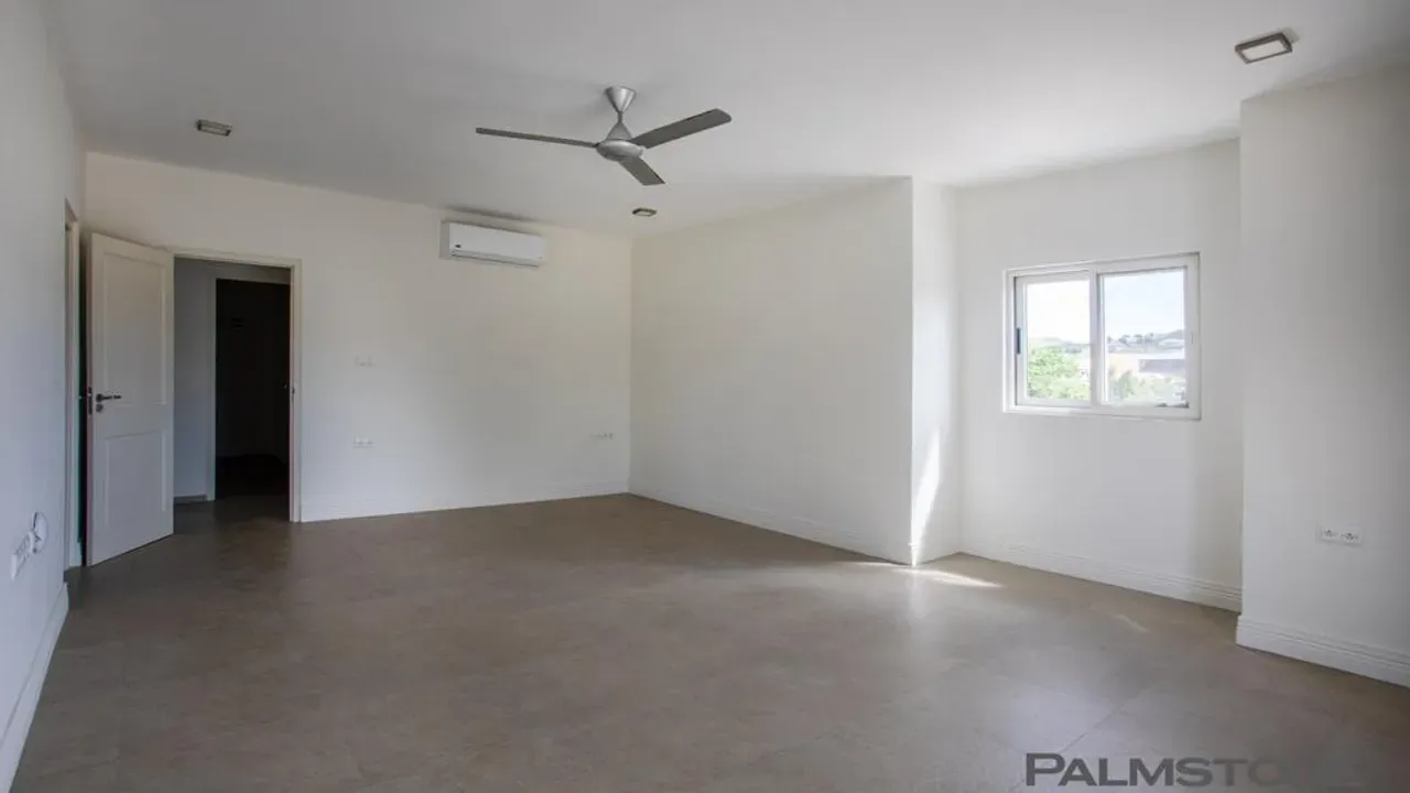 listing-8edbb0c1-4c2f-43a7-892b-99c7658e52c7-212221679.jpg