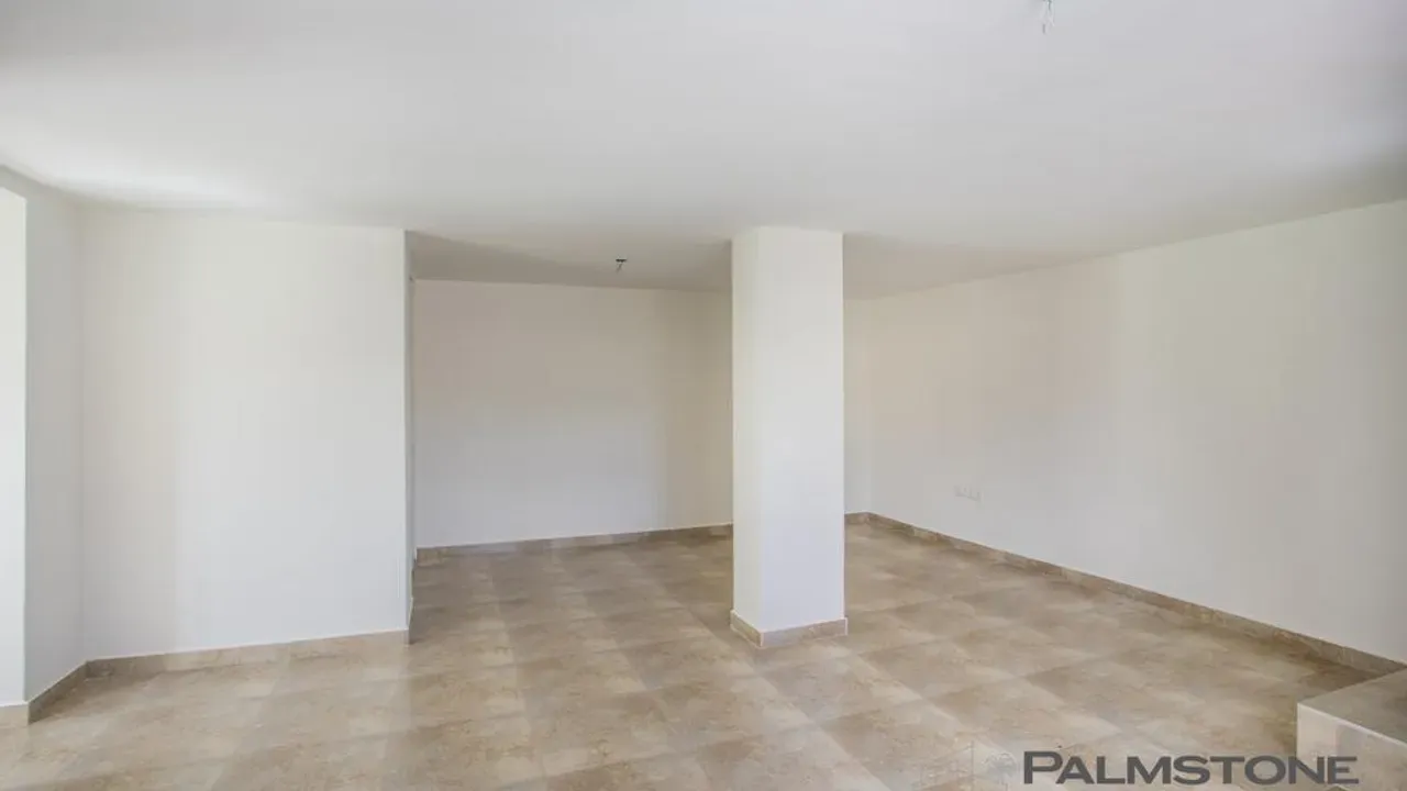 listing-e044e82e-860e-4106-b123-ab506822060f-212221689.jpg