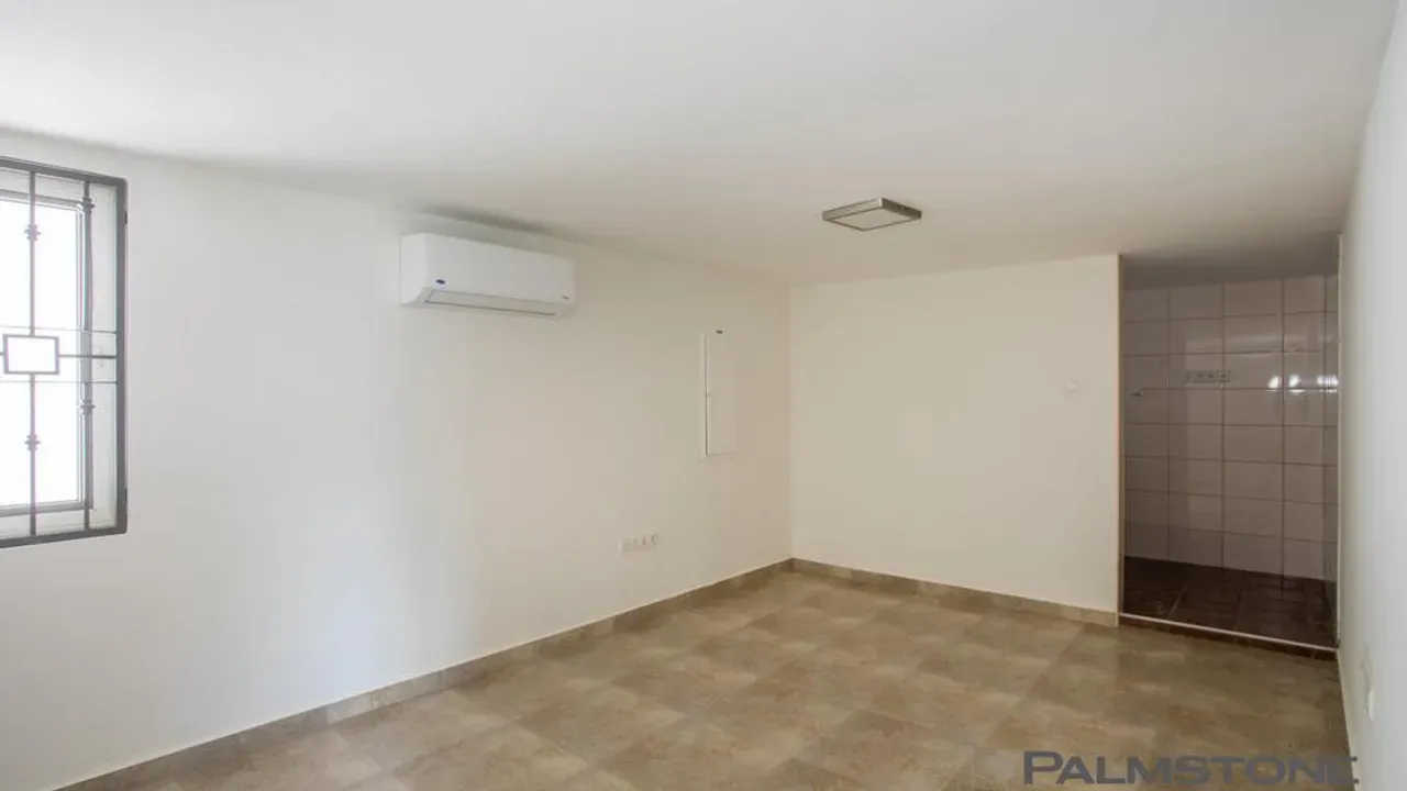 listing-dc8697c5-ba9a-4711-b344-d12186b931ed-212221691.jpg