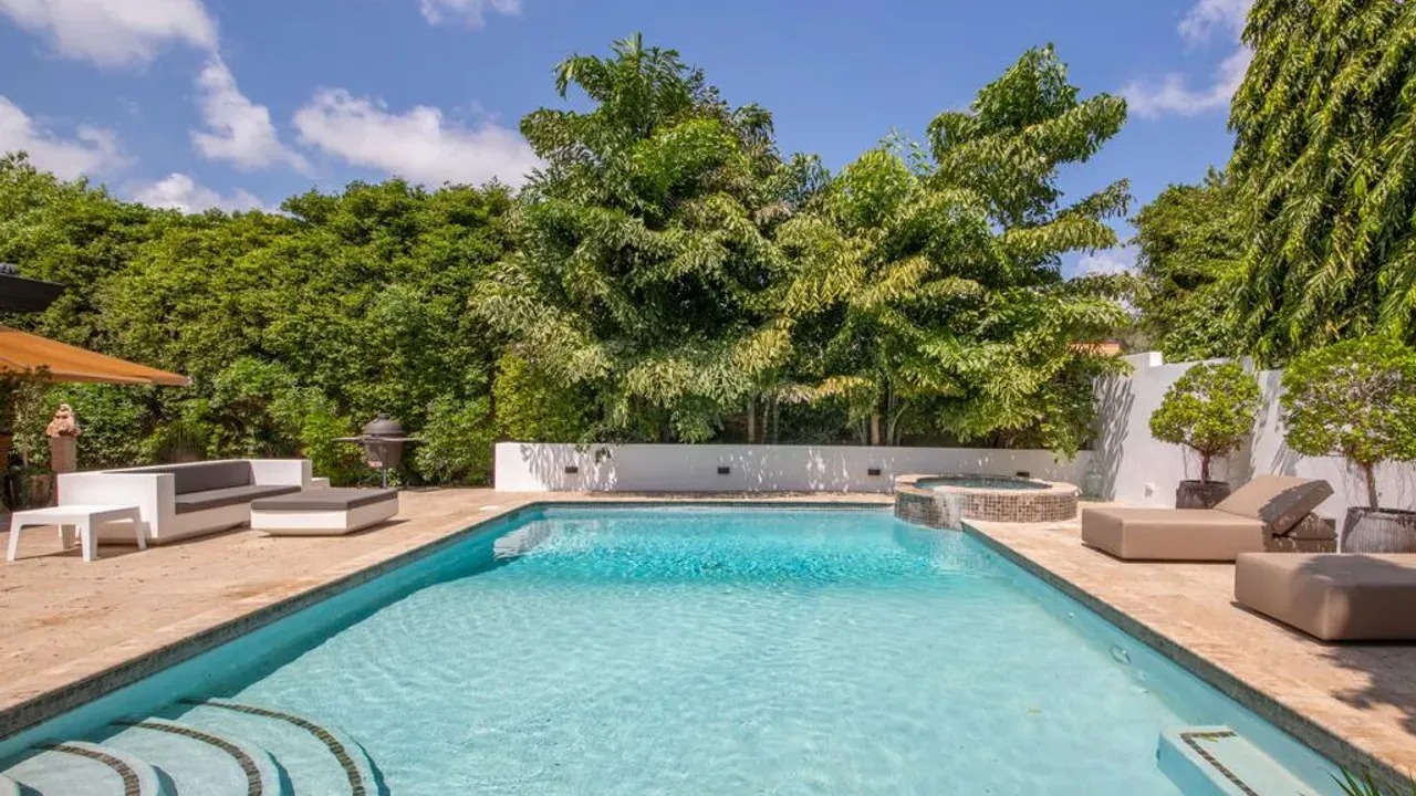 listing-f69ce09b-5749-443c-9961-6d7ec272d6fc-212221443.jpg