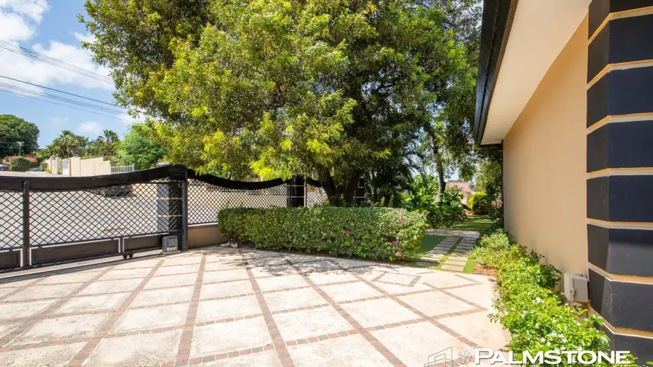 listing-feece76a-6e1e-4e7c-badc-29e7e92bdeef-212221405.jpg