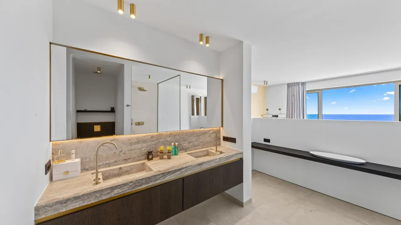 listing-4c9f1417-8026-482a-a585-af9d488e785f-245856016.jpg