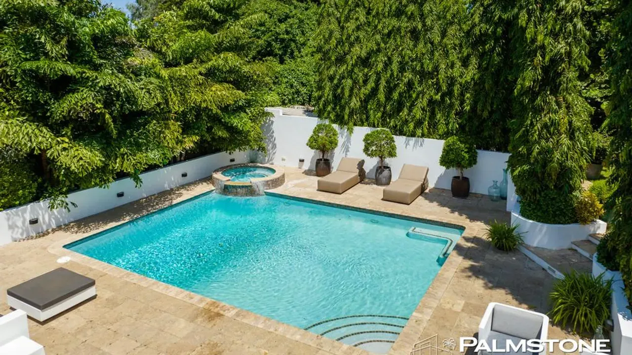 listing-637d2ab6-55a0-4c63-98cb-4c21d8e51cdc-212221417.jpg