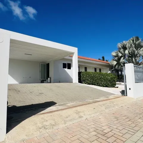 listing-0ef27705-a206-4253-a1b7-51b63e818f4b-210708593.jpg