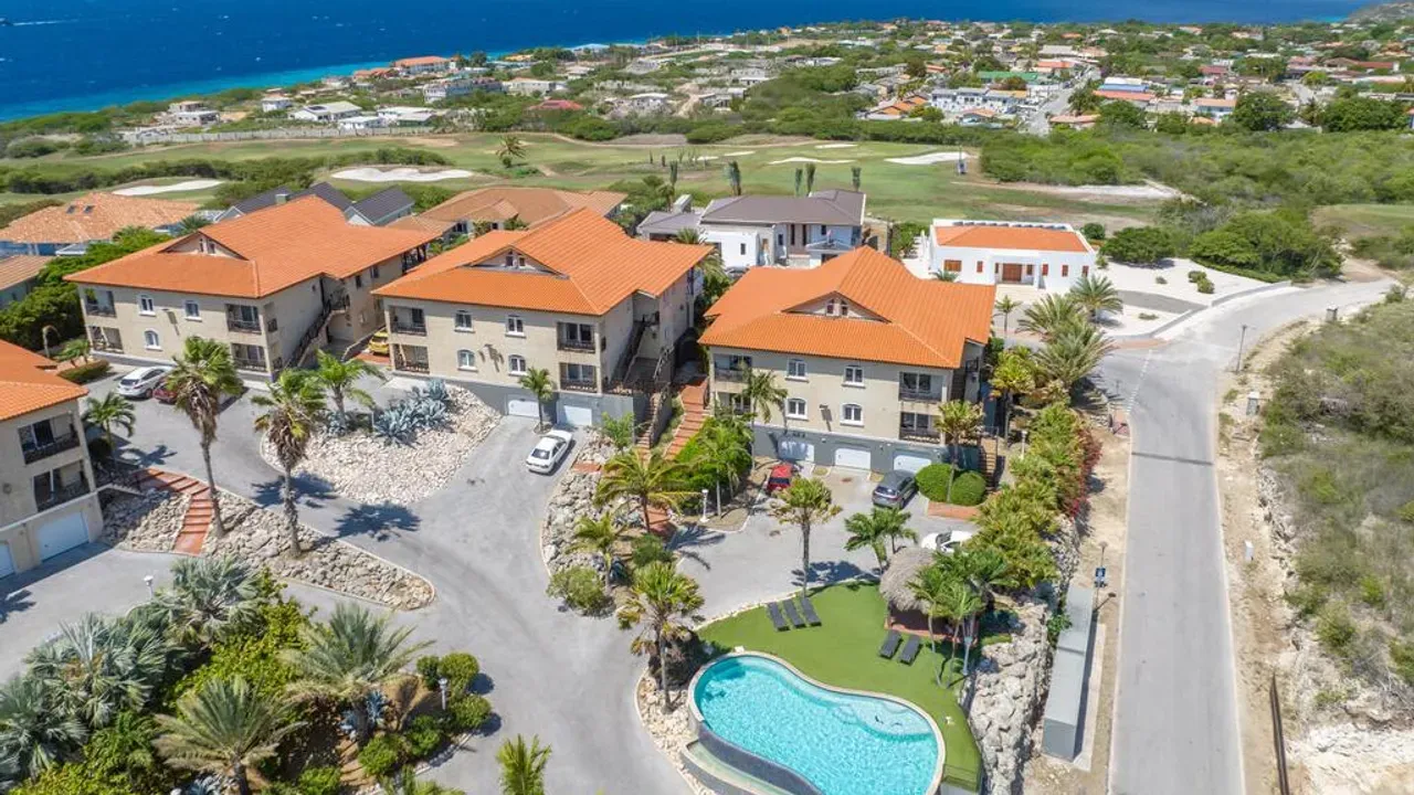 listing-e26a9b52-4d44-47ee-a0b4-7b815f0fee60-212306347.jpg