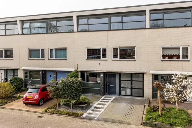 Foto 1 van Wolga 27