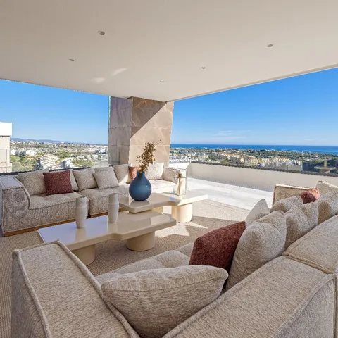Lounge with blue sky view