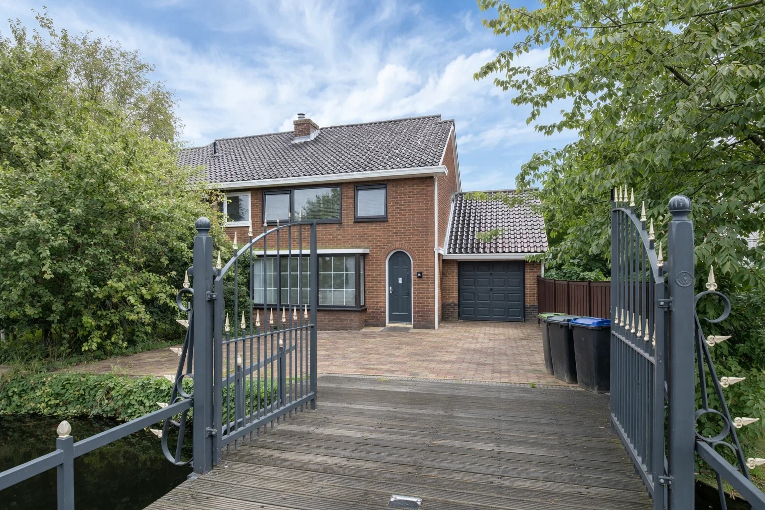 listing-a7095f56-1ab2-42c1-8327-d410cc88e841-266321736.jpg