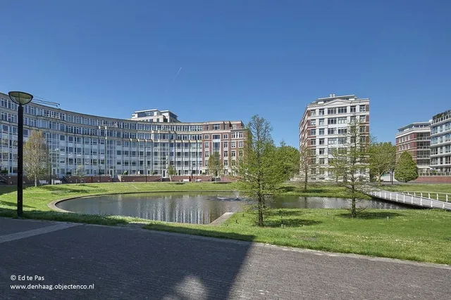 Foto 1 van Burgemeester De Monchyplein 229