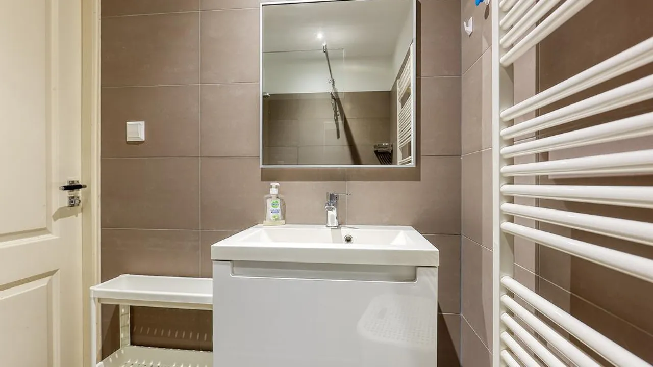 listing-c6f093c7-5f12-4ba6-b743-76c9639b7cc2-202357889.jpg