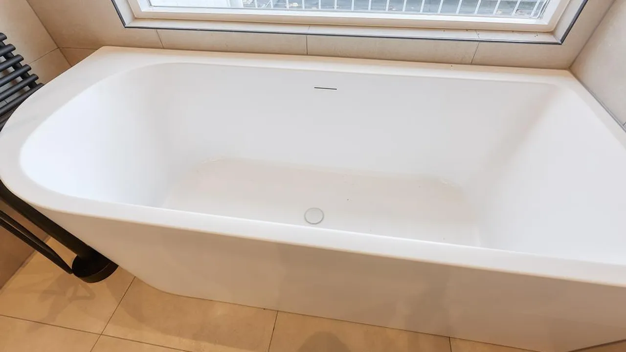 listing-a9059eda-b788-478a-ba6e-2c4a17284019-208766495.jpg