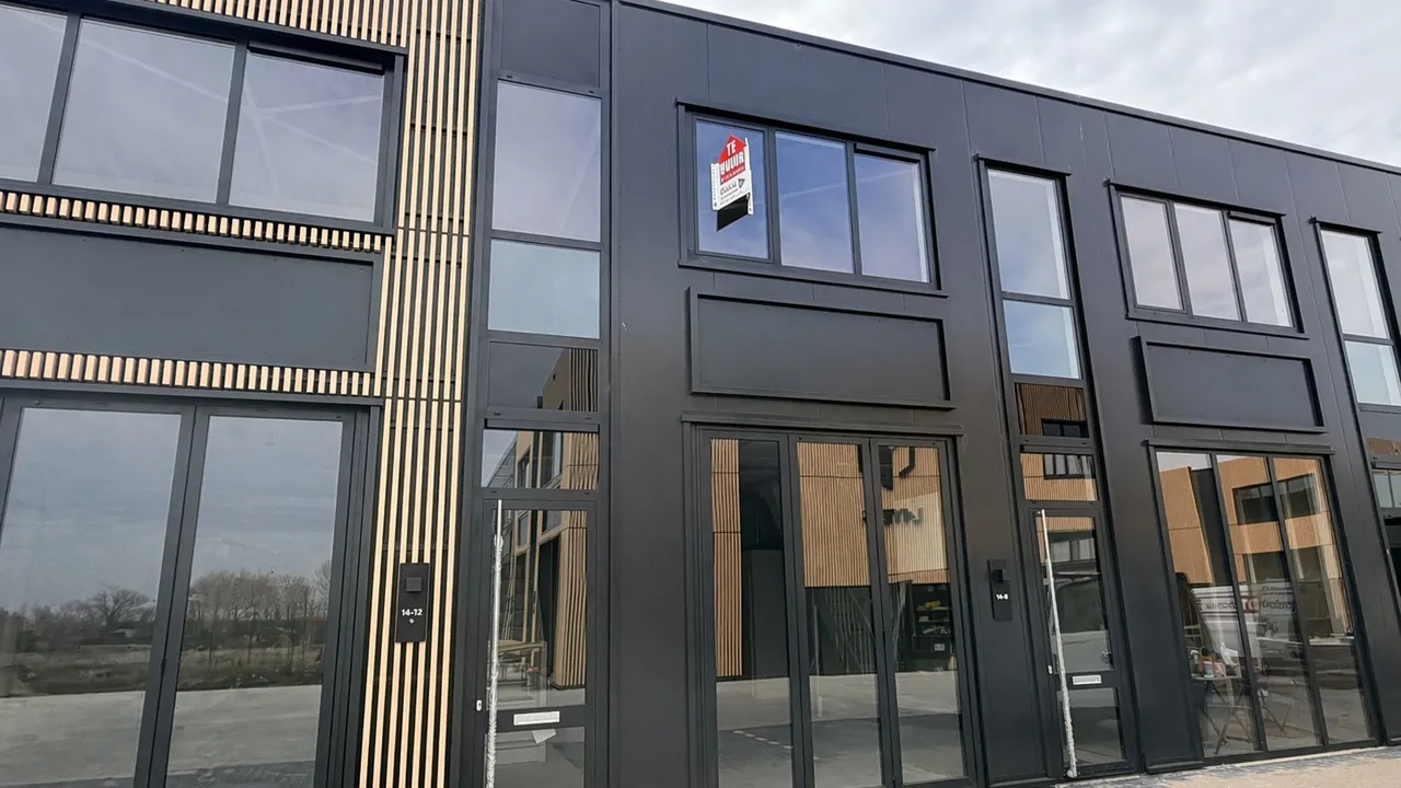 listing-d382b3d8-59ab-4126-bf12-9c7813e64948-273100776.jpg