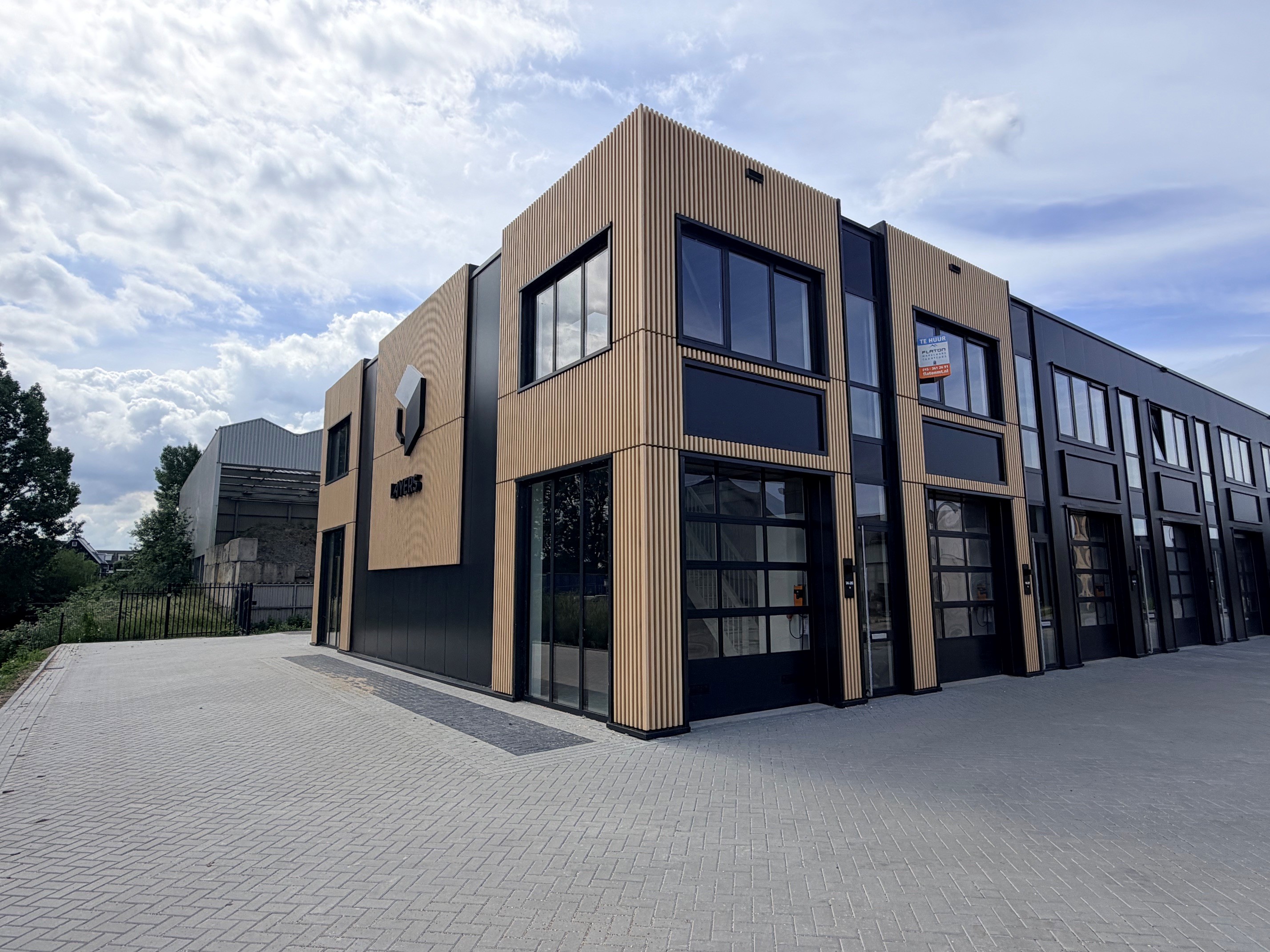 listing-e20a66b3-42ad-442b-94c8-9ed1cbc78061-280514205.jpg