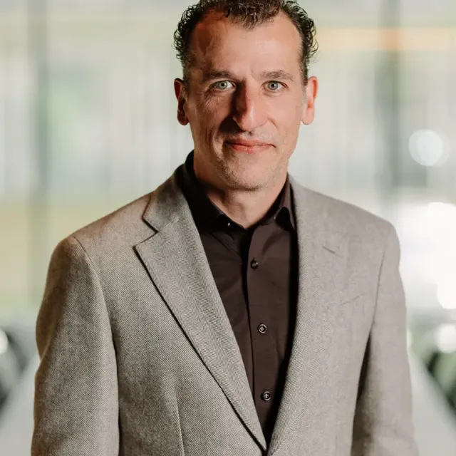 Portretfoto van Lex Taytelbaum, Partner · Advocaat