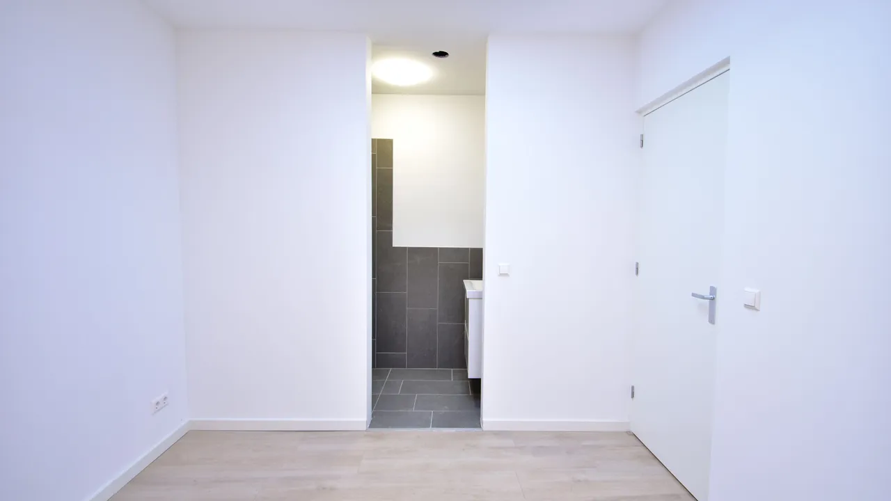 listing-a7d3baca-49fb-4ac7-b155-cdad61087a93-original.jpg