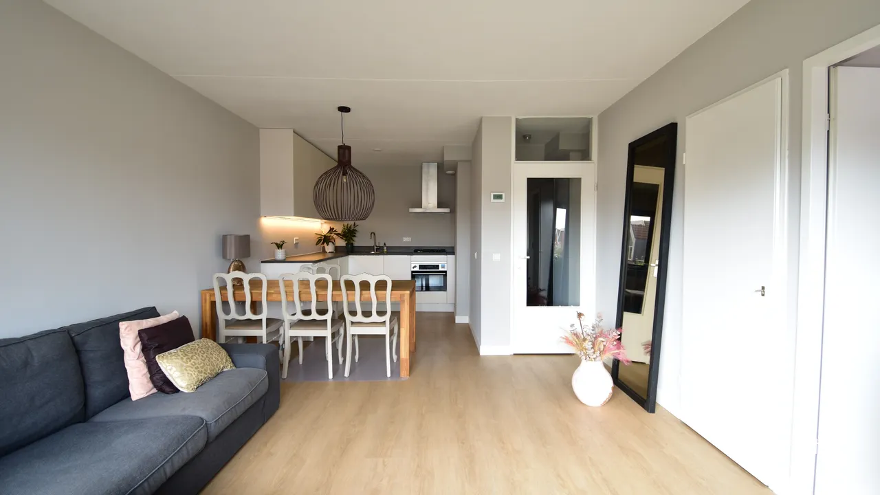 listing-373da98e-17b2-4d93-a641-be3baf1ebb9f-original.jpg