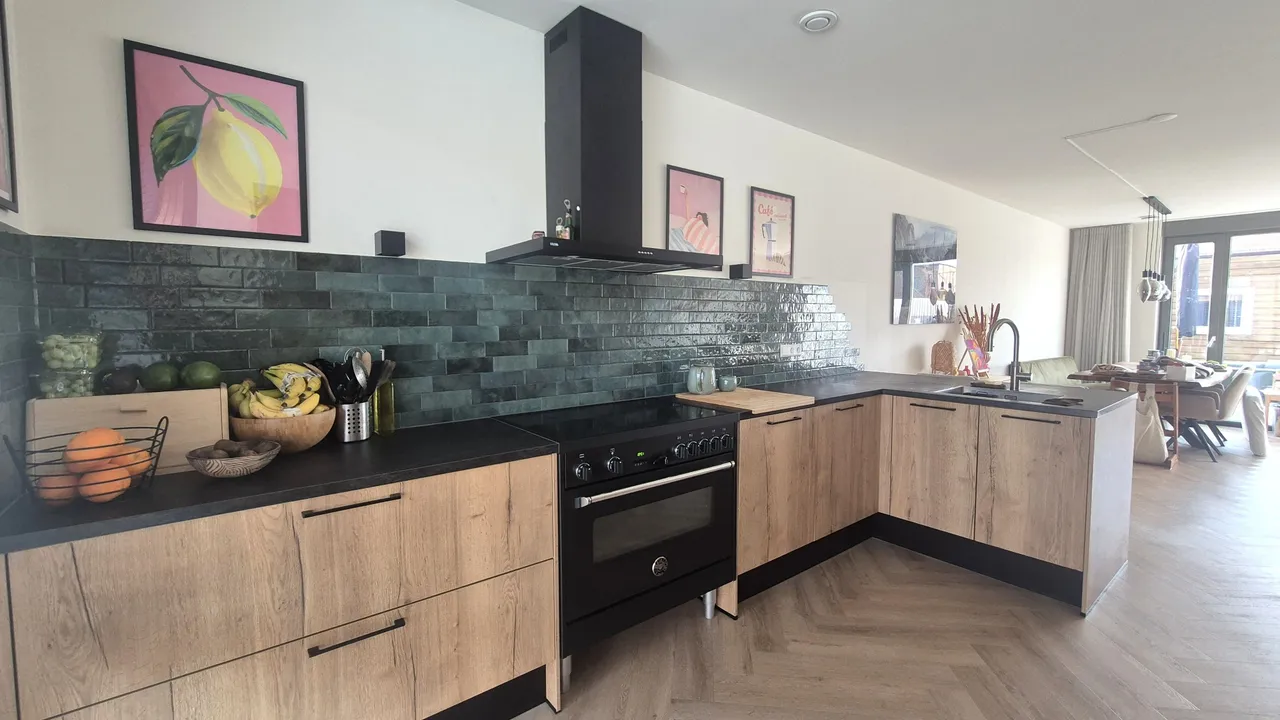 listing-84594ec6-8b56-4e0e-adde-0a716a34e4db-original.jpg
