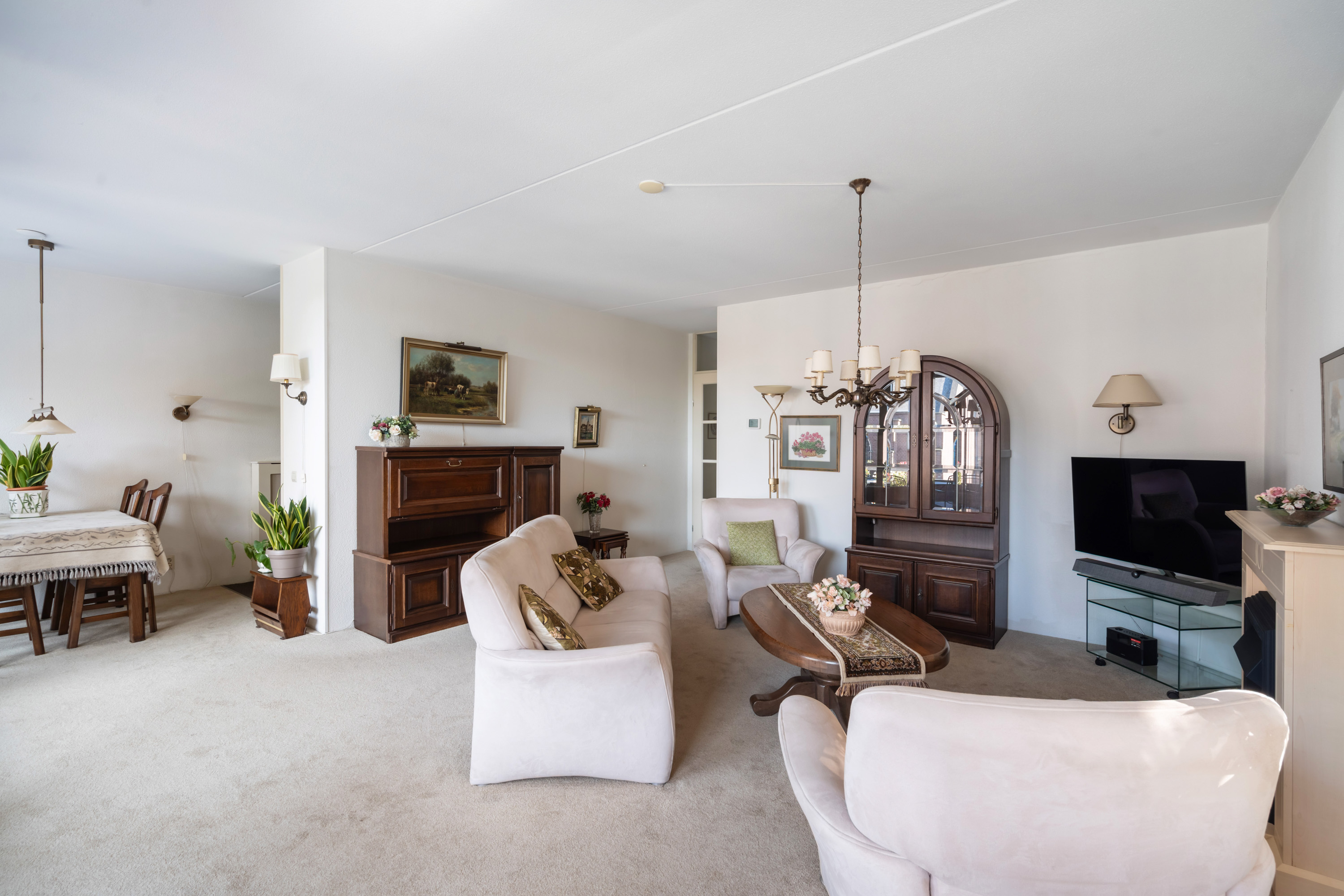 listing-89f4c941-934a-4ee6-8733-a7aa872618e6-285461875.jpg