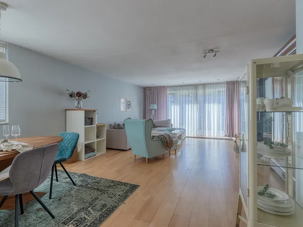 listing-7f8dc5bc-7cfa-475d-b98f-a45c20605c6d-271332776.jpg