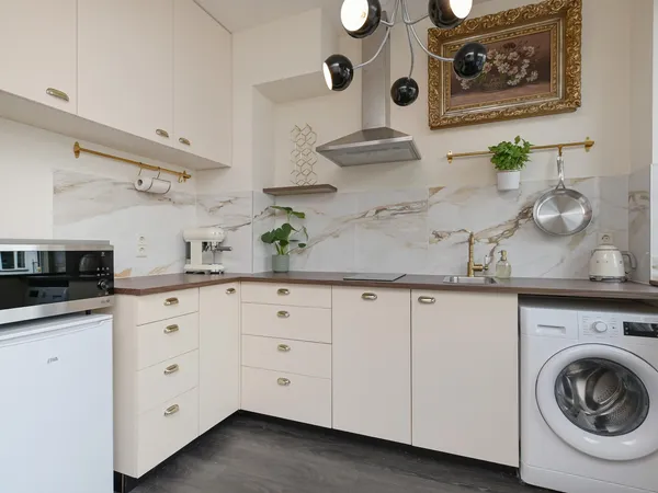 listing-20aad0a2-92f9-43be-b93d-d6cdaad6f2f9-281894107.jpg