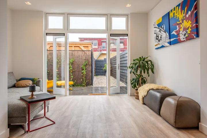 listing-5a474318-bd18-4d4e-9b6f-9e978155092e-original.jpg