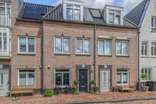 Foto 1 van Plaspoelstraat 49